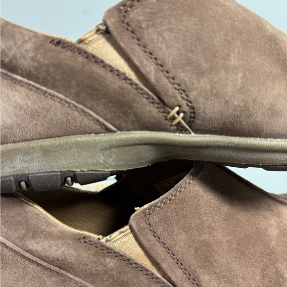 Women’s Duluth Trading Co Size 9 Brown Suede Loafers - Picture 4 of 15